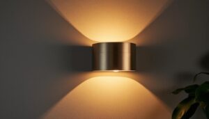 Applique murale dorée : élégance et lumière chaleureuse pour votre intérieur